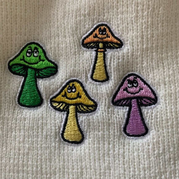 ❤️NEFF Mushroom Beanie White Foldable Cuff - Picture 3 of 7